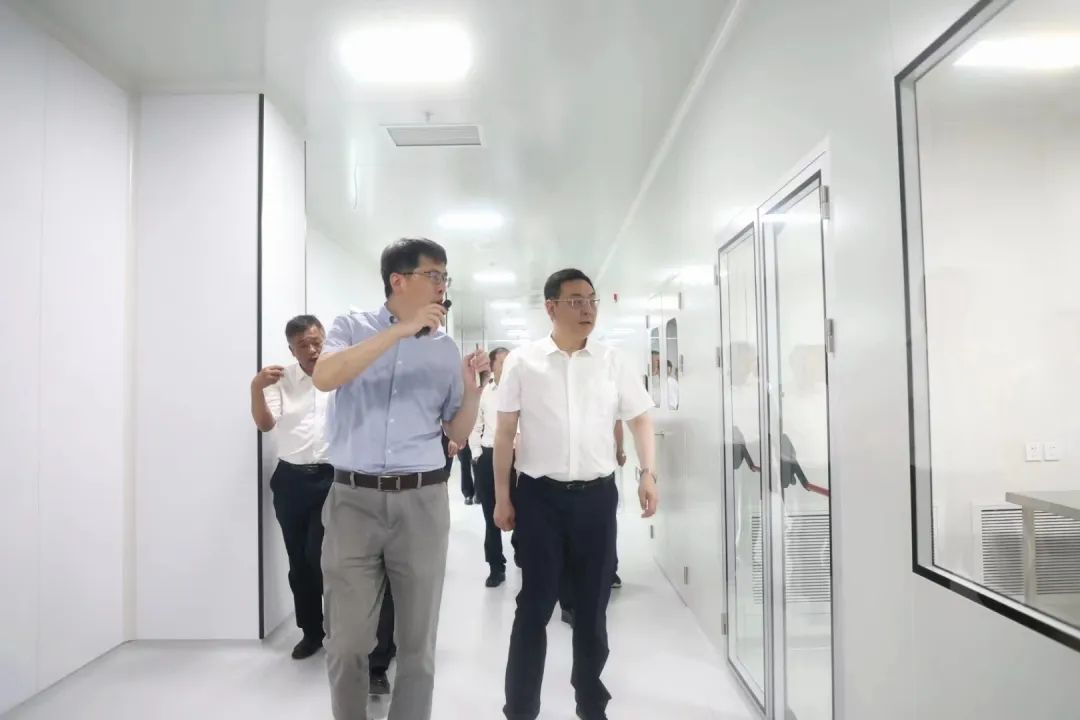 接待泰州市市委書(shū)記一行現(xiàn)場(chǎng)督查活動(dòng) 接待泰州市市委書(shū)記一行現(xiàn)場(chǎng)督查活動(dòng)